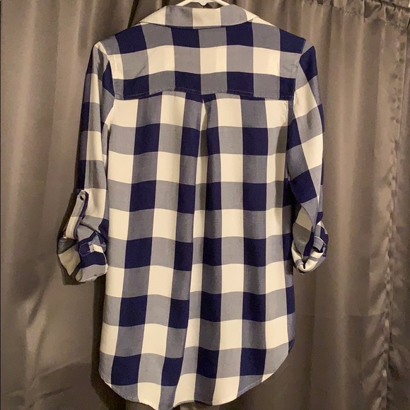 Hattie 2 pocket button down top - Picture 4 of 4